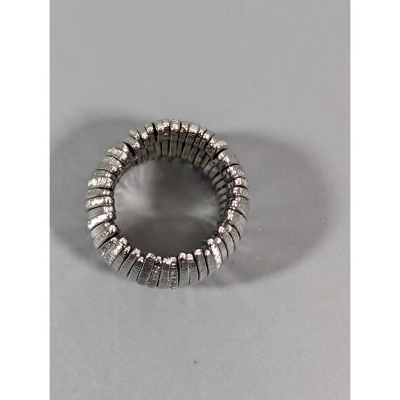 Silver Tone Textured Wide Panel Stretch Ring Size 6 Industrial Boho Chic - Picture 2 of 8